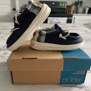 COPY - Toddler Boy hey dude size 6